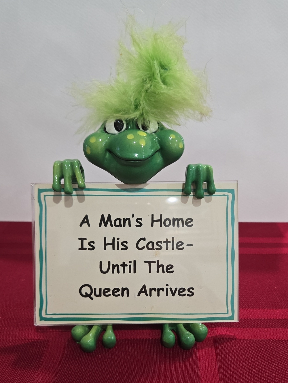 Green Frog Home Accent Sign - 'A Man's Home Is His Castle'